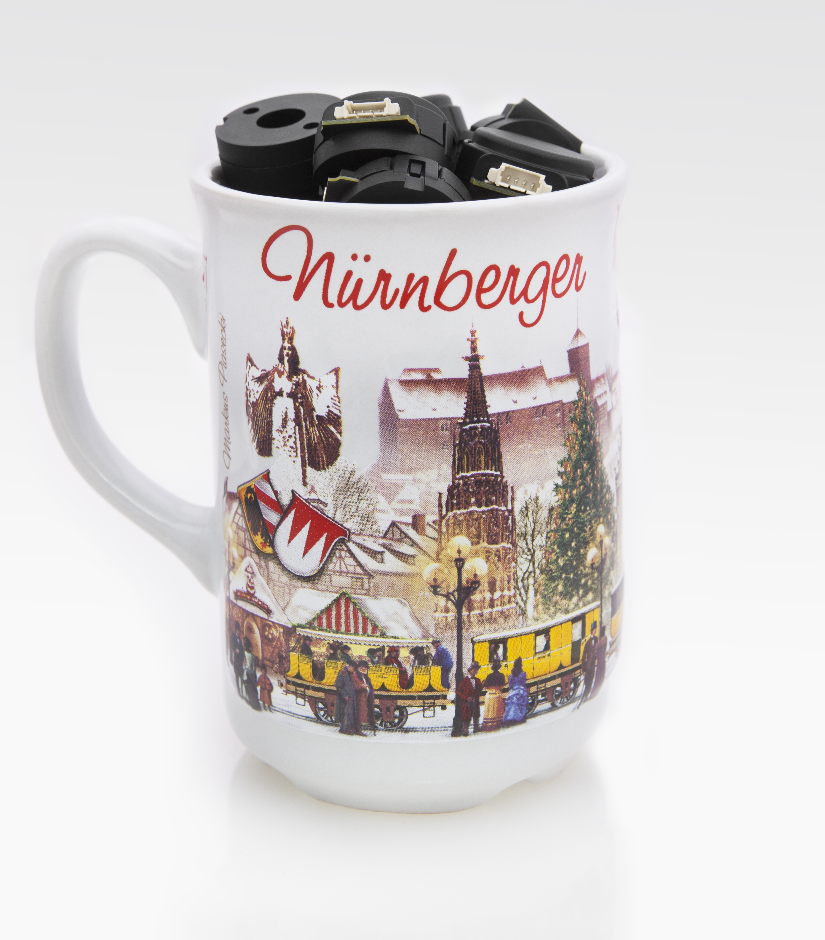 small-enough-to-fit-34-in-a-christkindlesmarkt-commemorative-mug